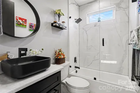 $900,000 | 4604 Emory Lane, Charlotte, NC 28211