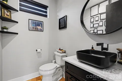 $900,000 | 4604 Emory Lane, Charlotte, NC 28211