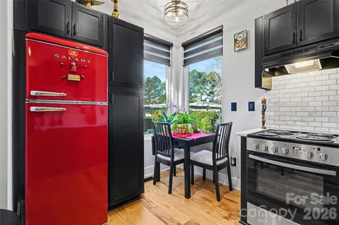 $900,000 | 4604 Emory Lane, Charlotte, NC 28211