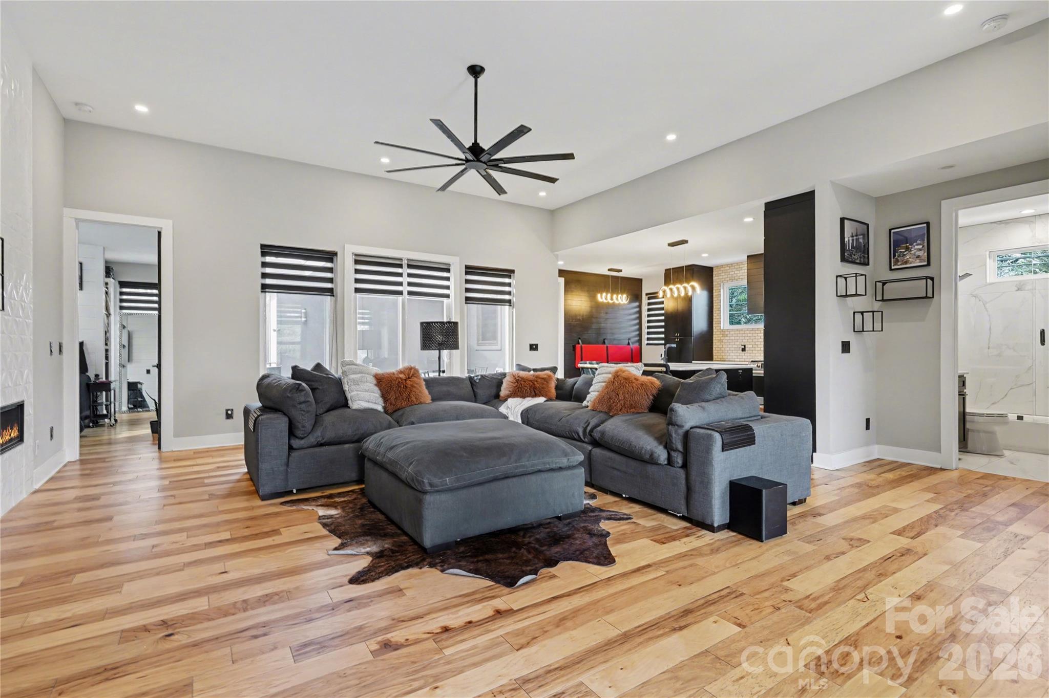 4604 Emory Lane Charlotte, NC 28211 - Photo 3 of 38