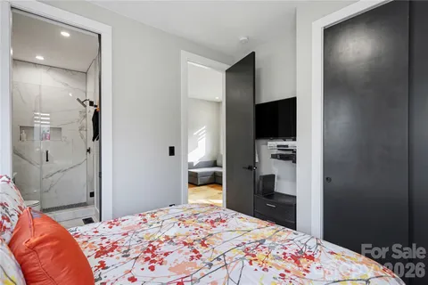 $850,000 | 4604 Emory Lane, Charlotte, NC 28211