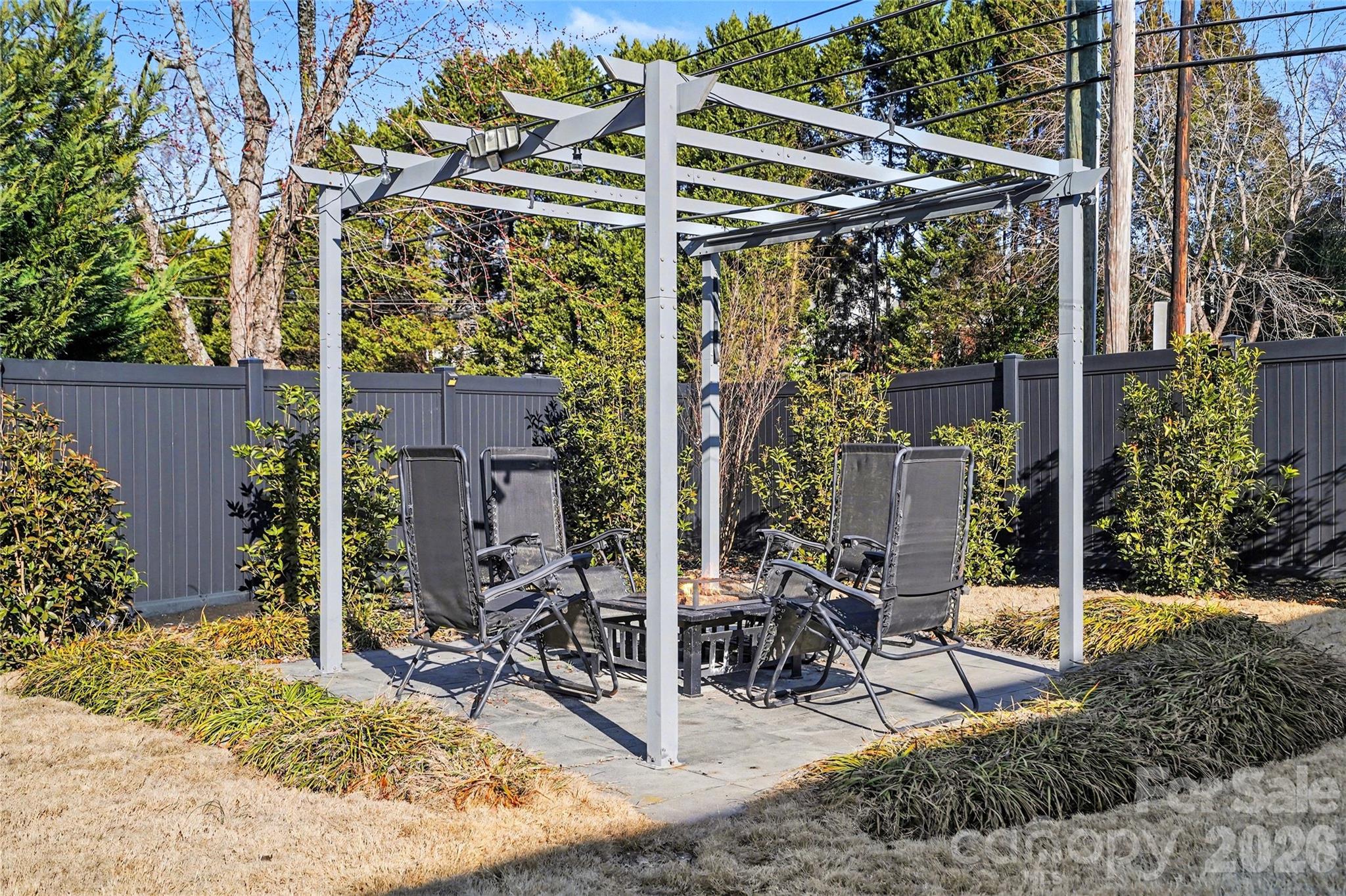 4604 Emory Lane Charlotte, NC 28211 - Photo 34 of 38 front view of house