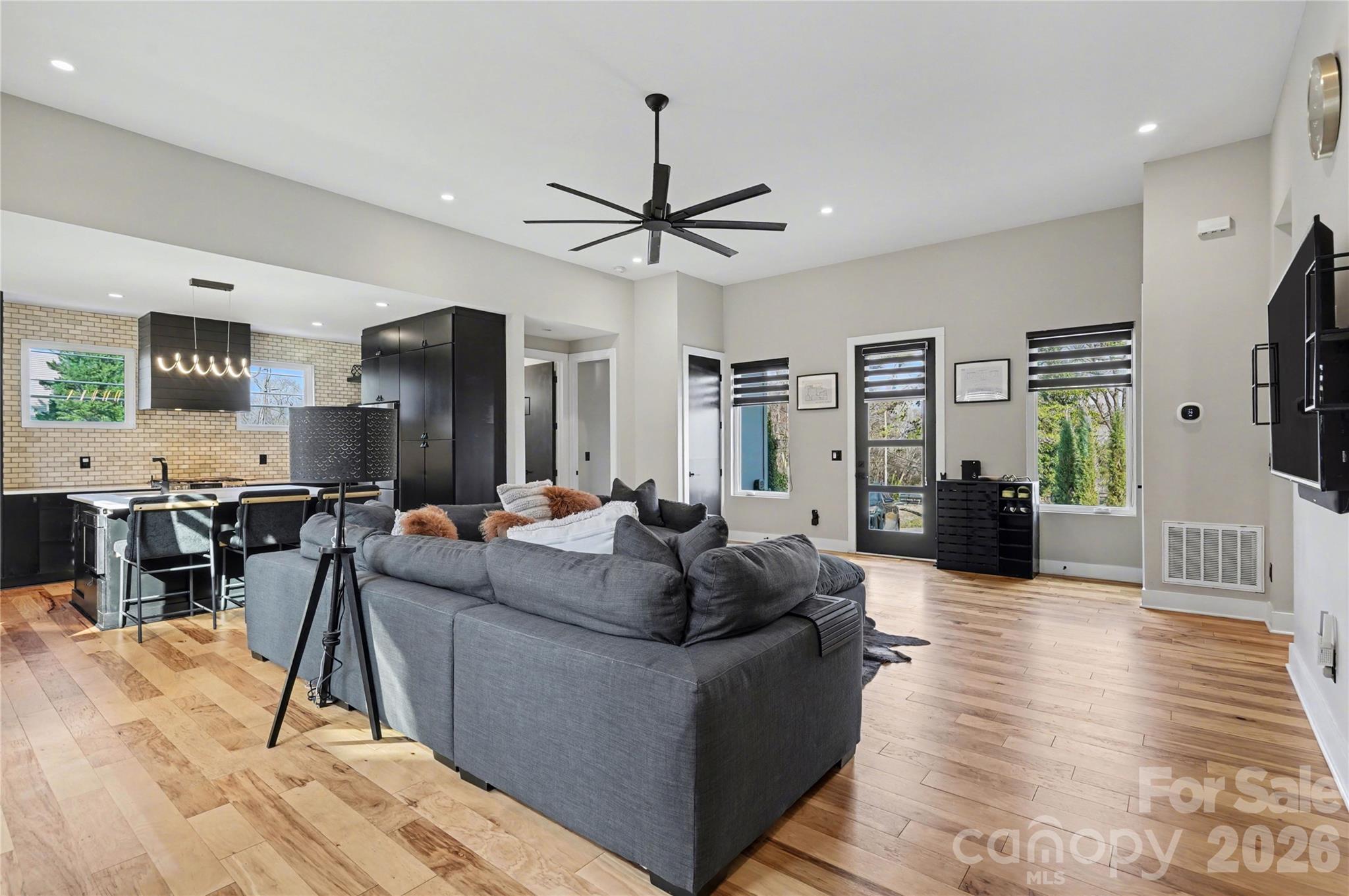 4604 Emory Lane Charlotte, NC 28211 - Photo 5 of 38