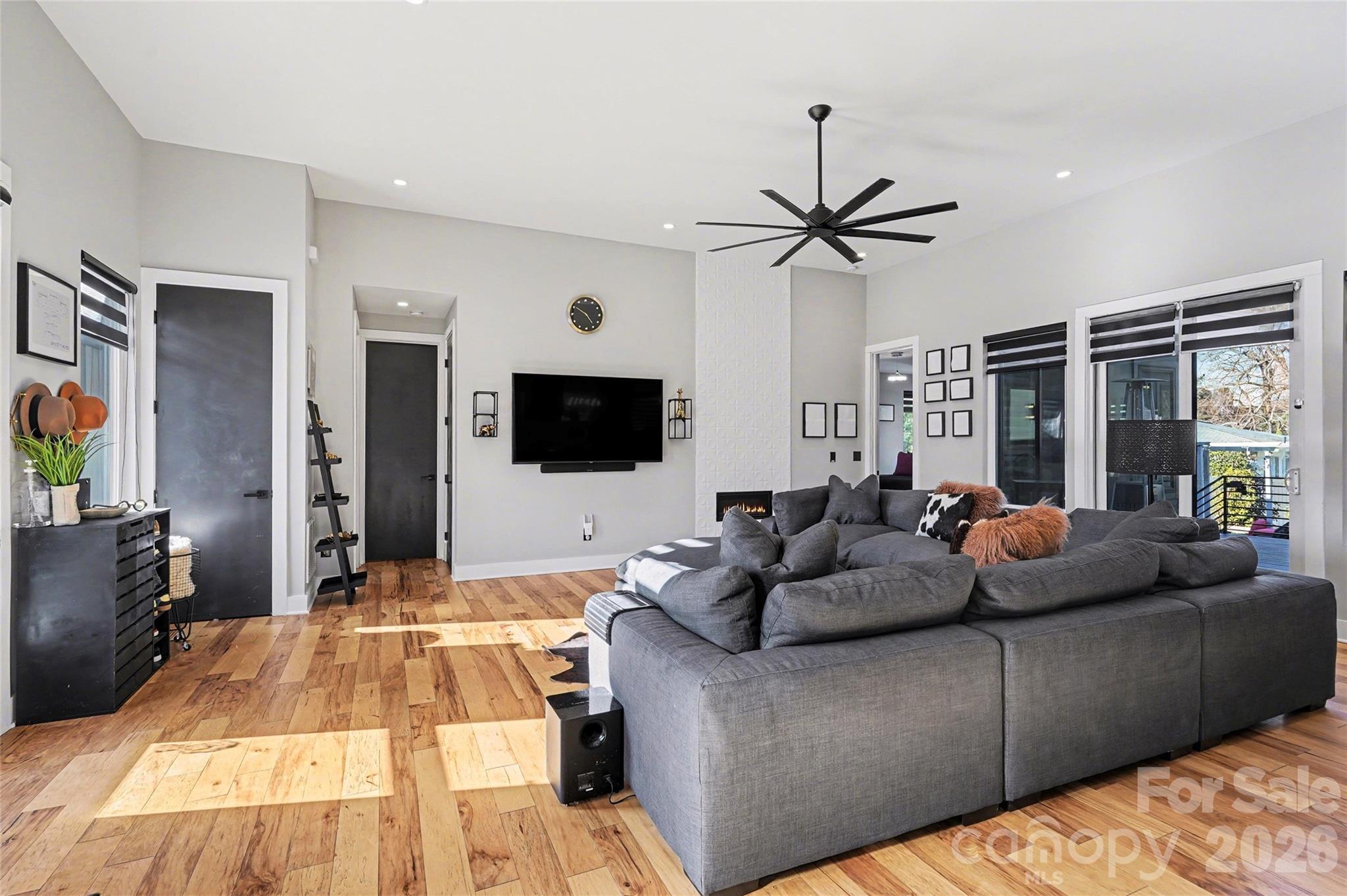 4604 Emory Lane Charlotte, NC 28211 - Photo 5 of 33