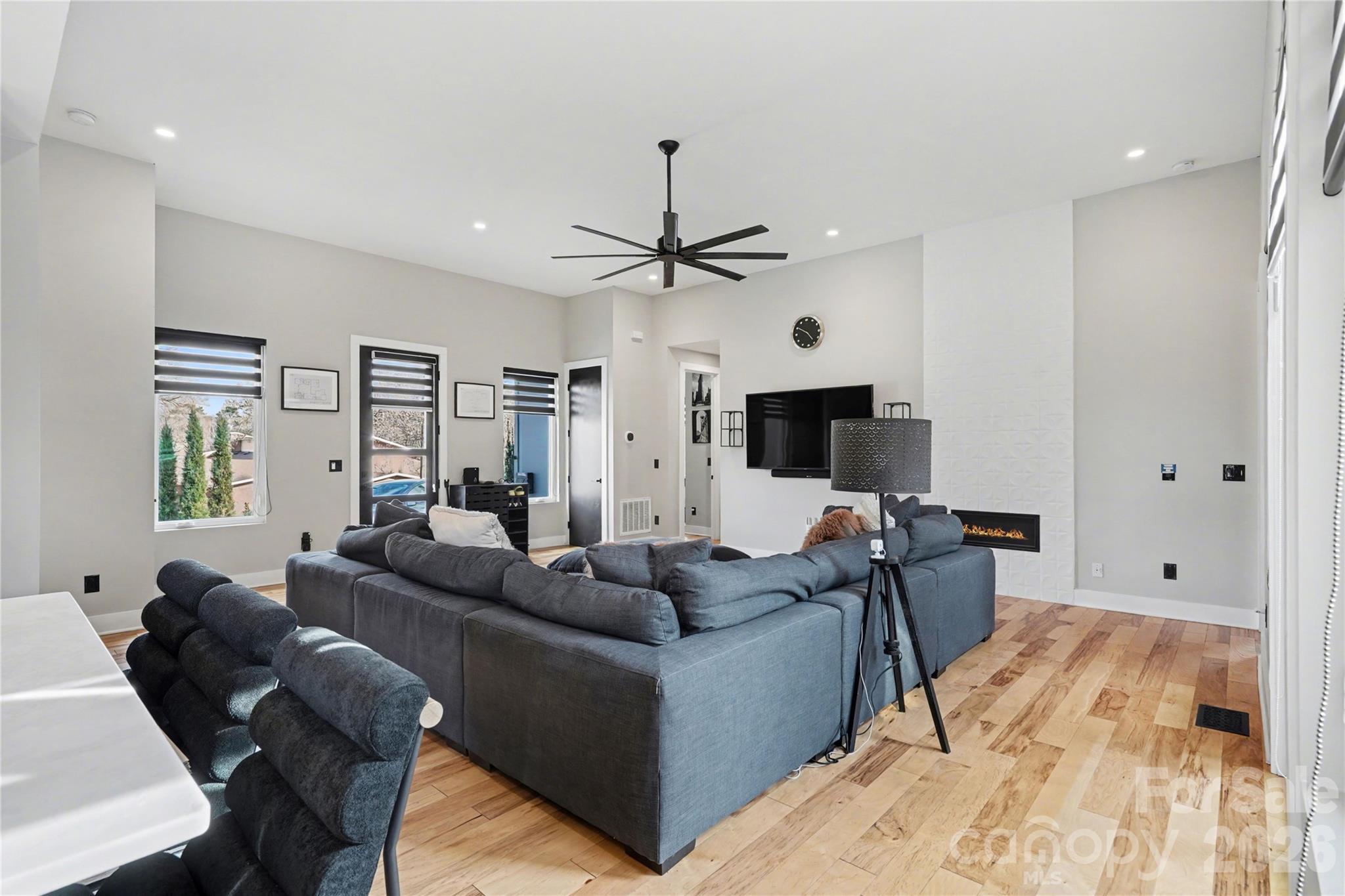 4604 Emory Lane Charlotte, NC 28211 - Photo 6 of 38