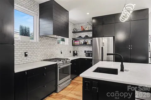 $900,000 | 4604 Emory Lane, Charlotte, NC 28211