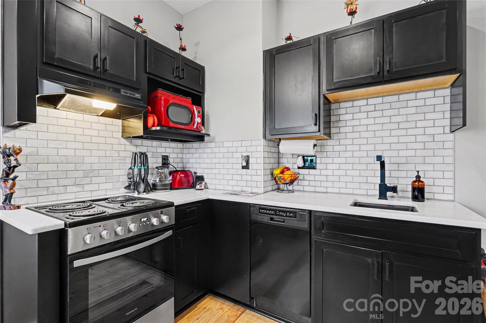 4604 Emory Lane Charlotte, NC 28211 - Photo 8 of 33