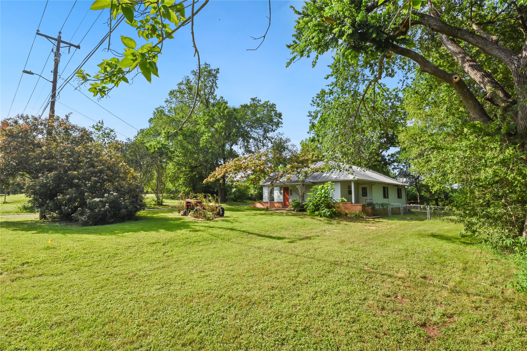 528 Old McDade Road Elgin, TX 78621 - Photo 36 of 40