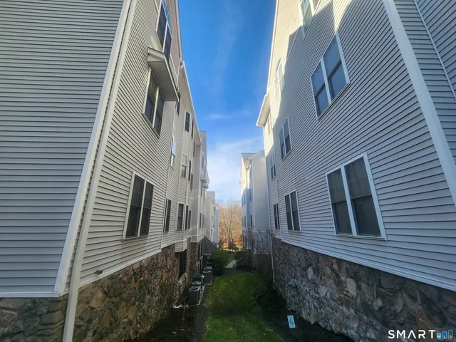 a view of back yard of the house