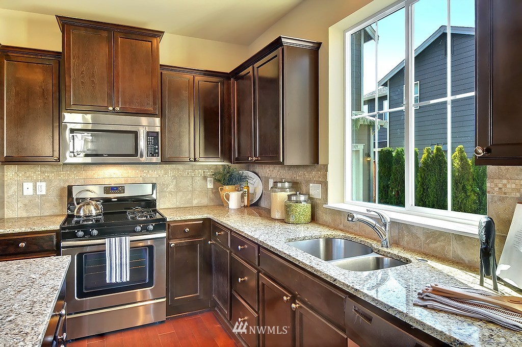 18718 44th Park Southeast Bothell, WA 98012 - Photo 4 of 18 Gallery Image 4
