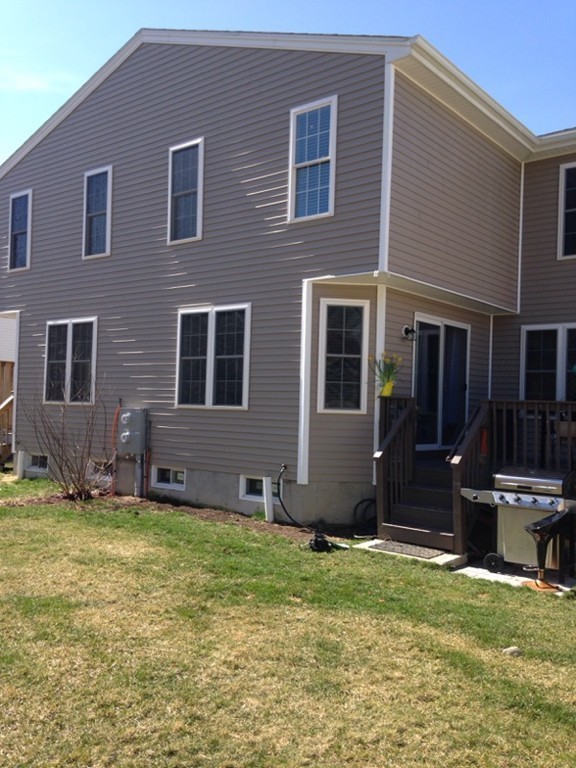 52 Honeysuckle Road Worcester, MA 01607 - Photo 12 of 15
