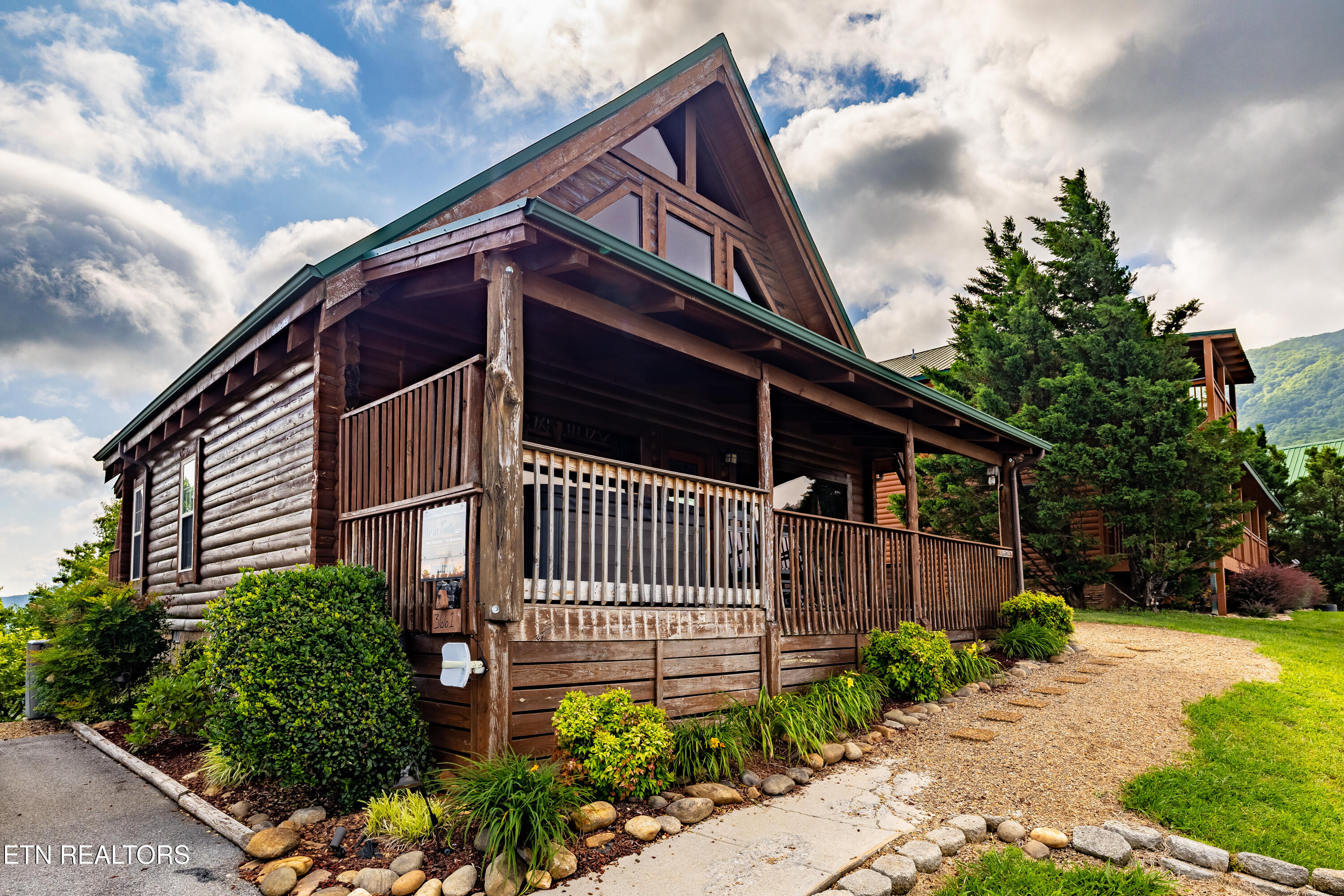 3661 Buckeye Knob Way Sevierville, TN 37862 - Photo 4 of 47 3661BuckeyeKnobway-6