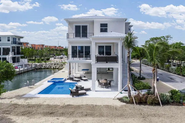 $2,950,000 | 4800 Overseas Highway, Unit 24, Marathon, FL 33050