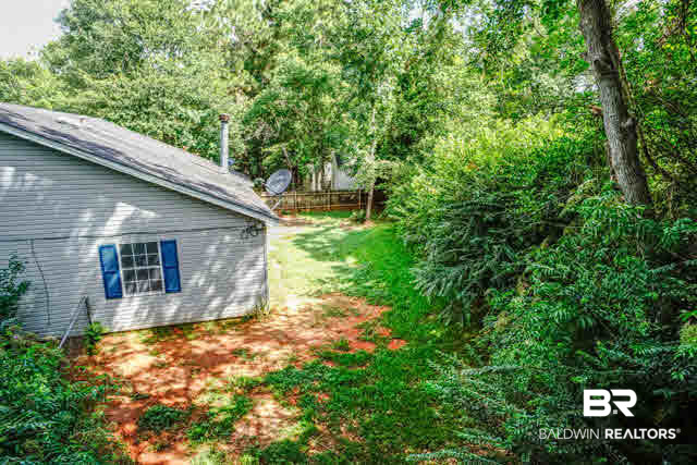 9040 Meadowview Court Mobile, AL 36695 - Photo 2 of 21