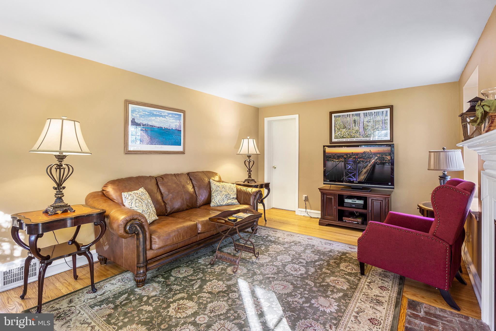 337 Thorpe Road Jenkintown, PA 19046 - Photo 5 of 25 Living Room