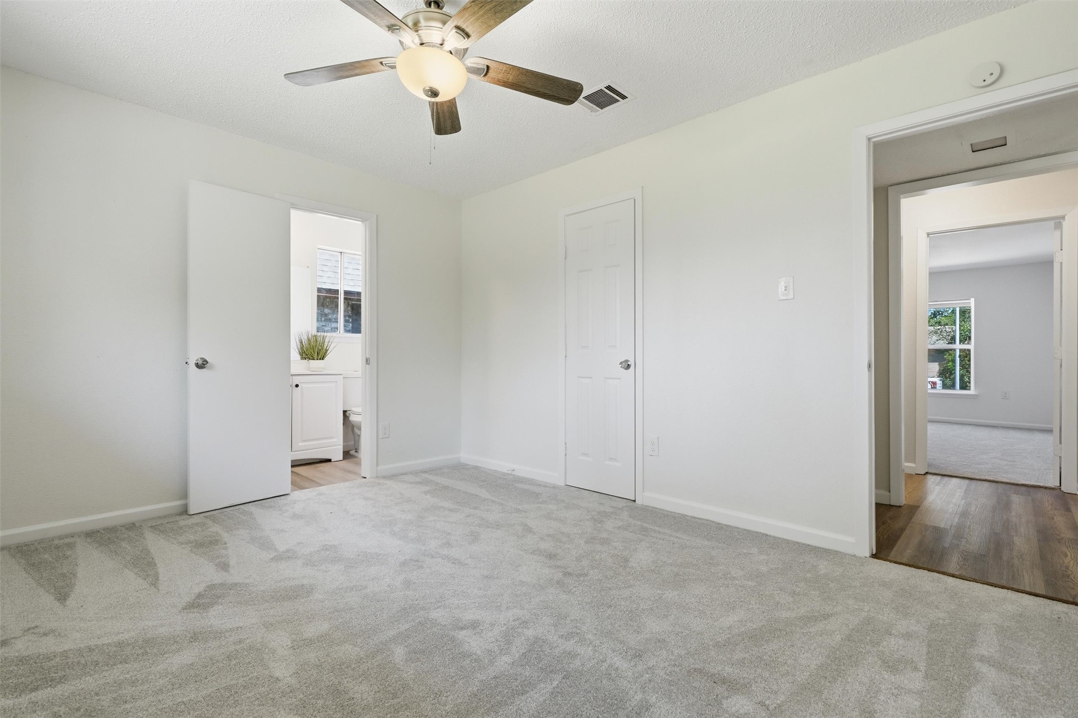 1503 Tarberry Road Houston, TX 77088 - Photo 22 of 33 Alternate view of the primary bedroom.