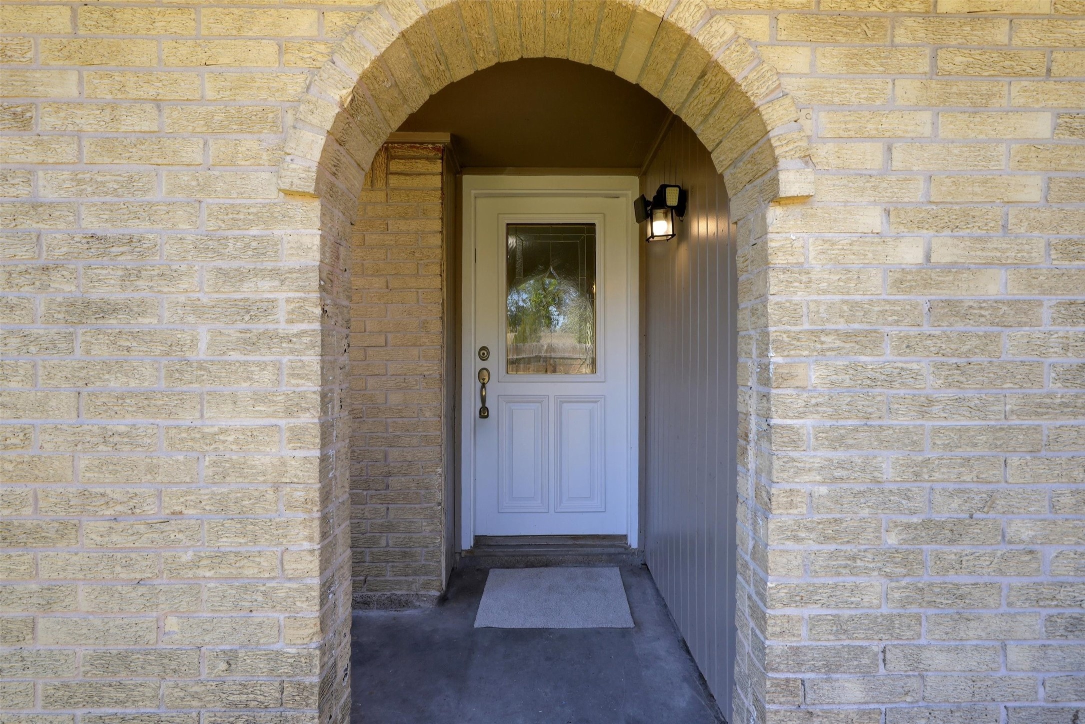1503 Tarberry Road Houston, TX 77088 - Photo 3 of 33 Step inside your new home!