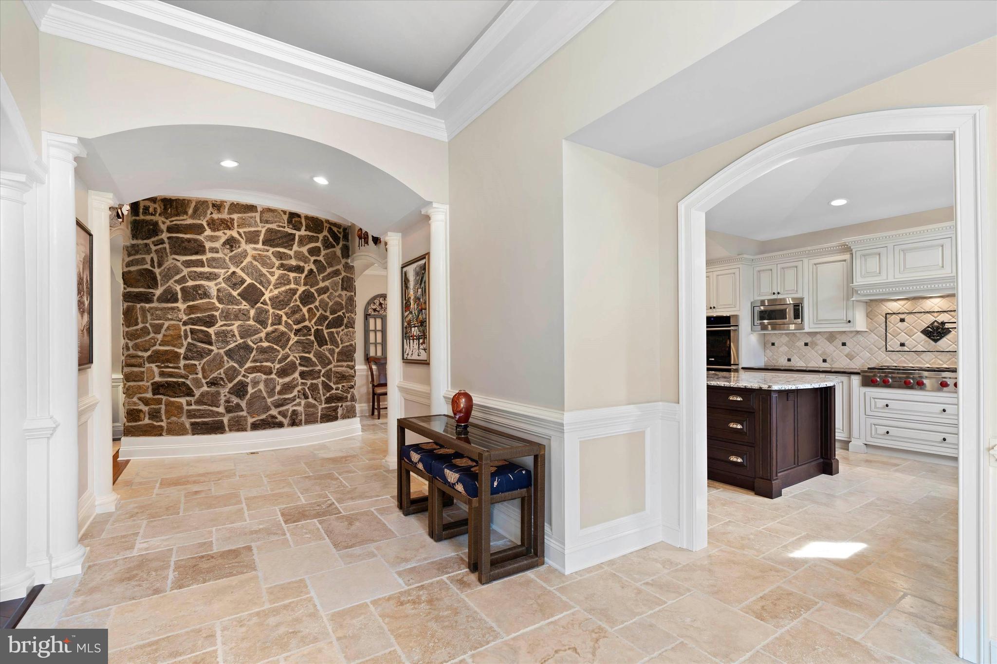 24 Bridleshire Road Newark, DE 19711 - Photo 4 of 59 Foyer to Kitchen