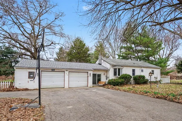 $215,000 | 374 Elliot Road, Kalamazoo, MI 49048