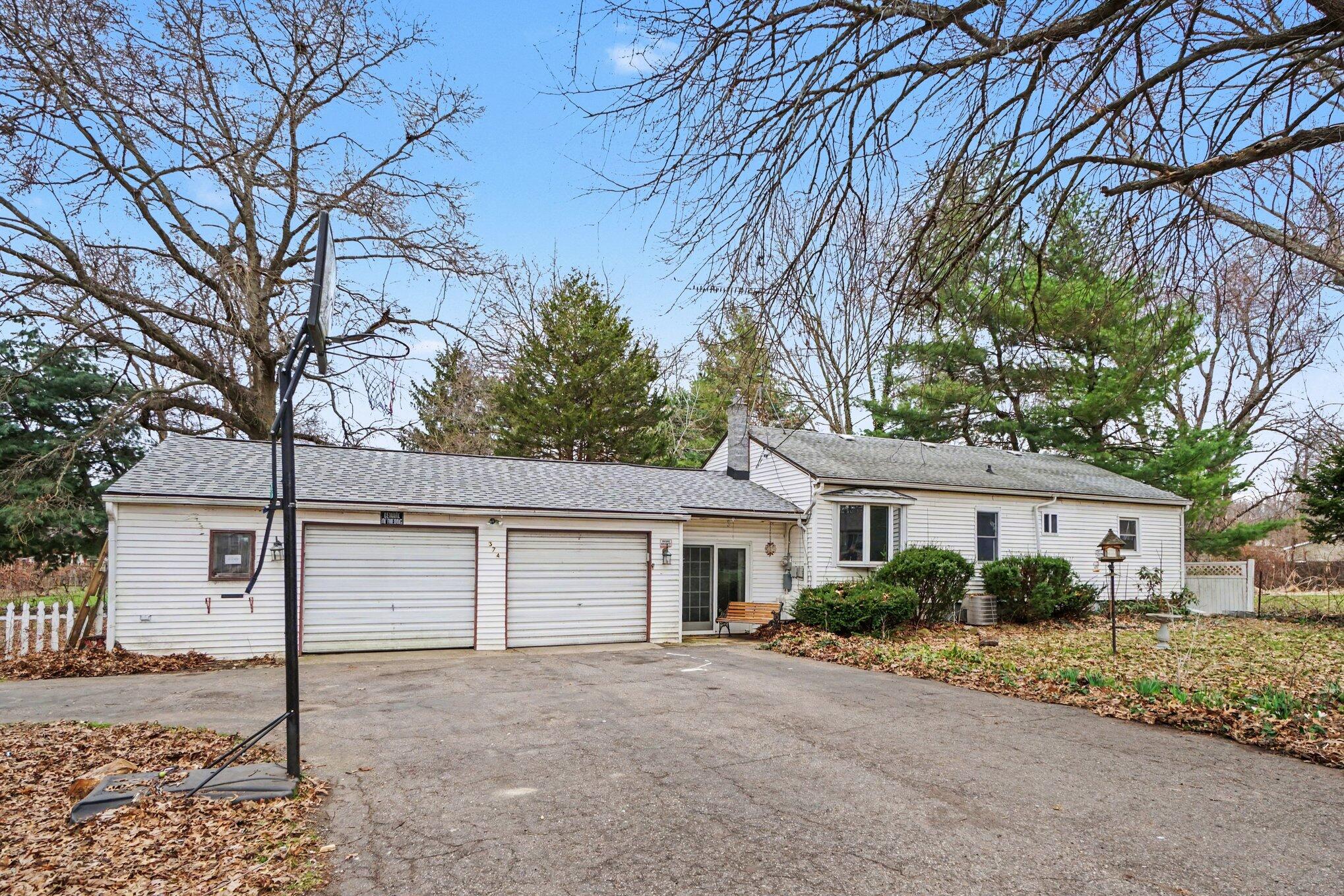 374 Elliot Road Kalamazoo, MI 49048 - Photo 1 of 21 002_file_5143