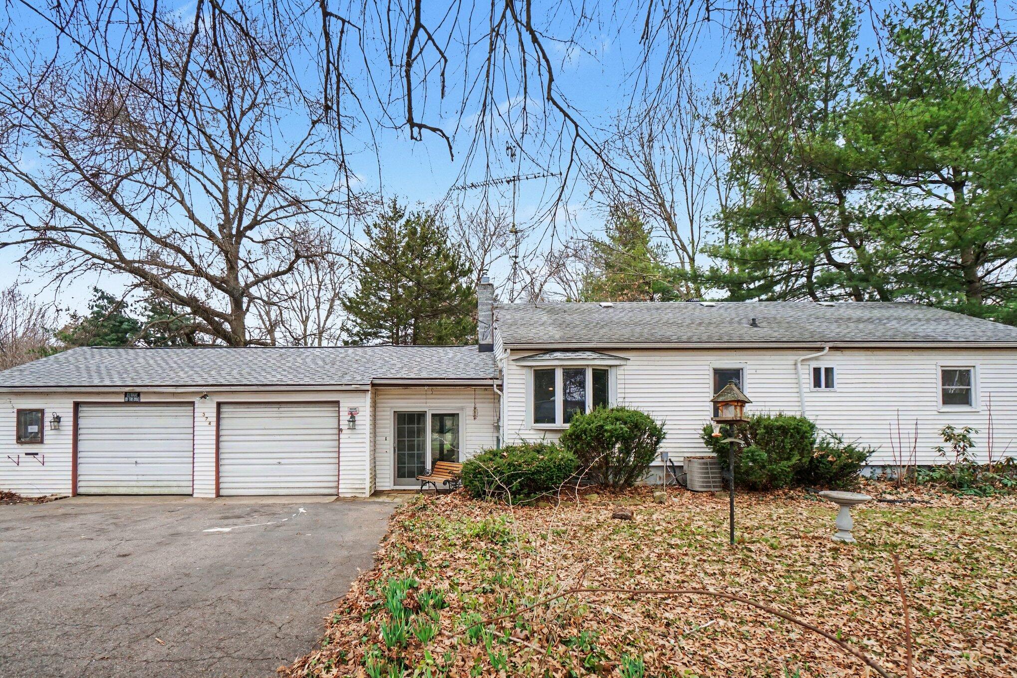 374 Elliot Road Kalamazoo, MI 49048 - Photo 2 of 21 001_file_7583