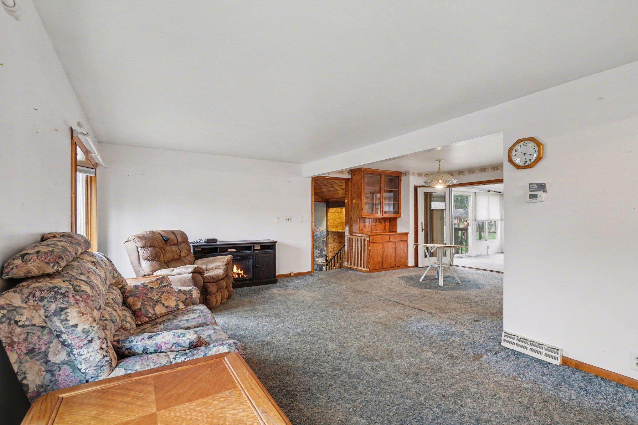 374 Elliot Road Kalamazoo, MI 49048 - Photo 4 of 21 004_file_3052