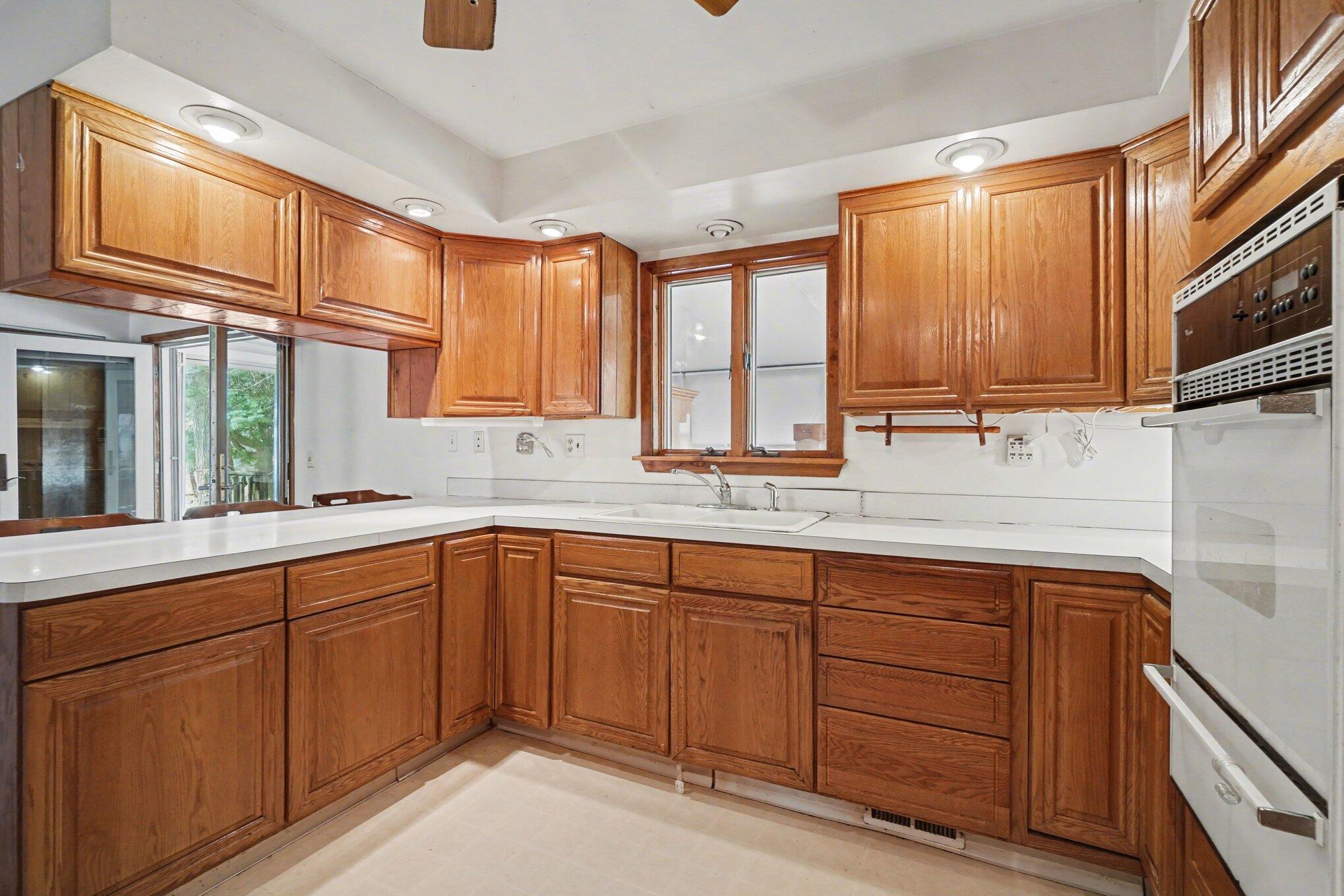 374 Elliot Road Kalamazoo, MI 49048 - Photo 8 of 21 008_file_3861