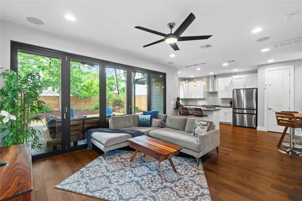 $3,800 | 507 Franklin Boulevard, Unit 2, Austin, TX 78751