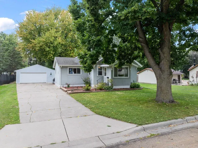 $225,000 | 1212 South Grove Avenue, Owatonna, MN 55060