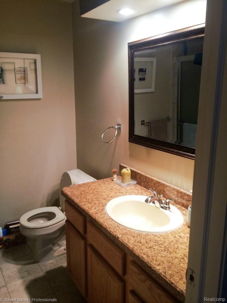 1648 Deepwood Circle Rochester, MI 48307 - Photo 19 of 21 IMG_0962.jpg