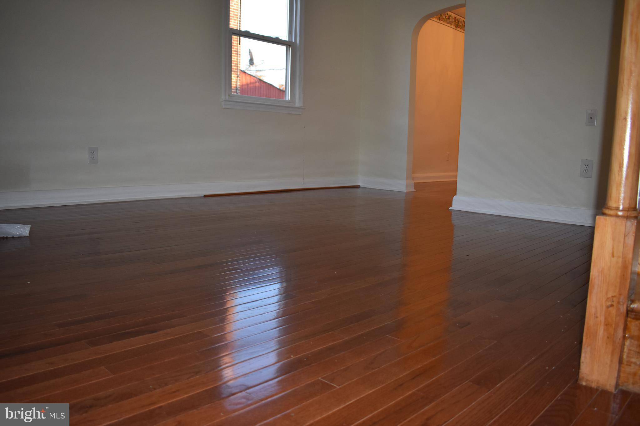 3729 Raspe Avenue Baltimore, MD 21206 - Photo 2 of 25 Living Room