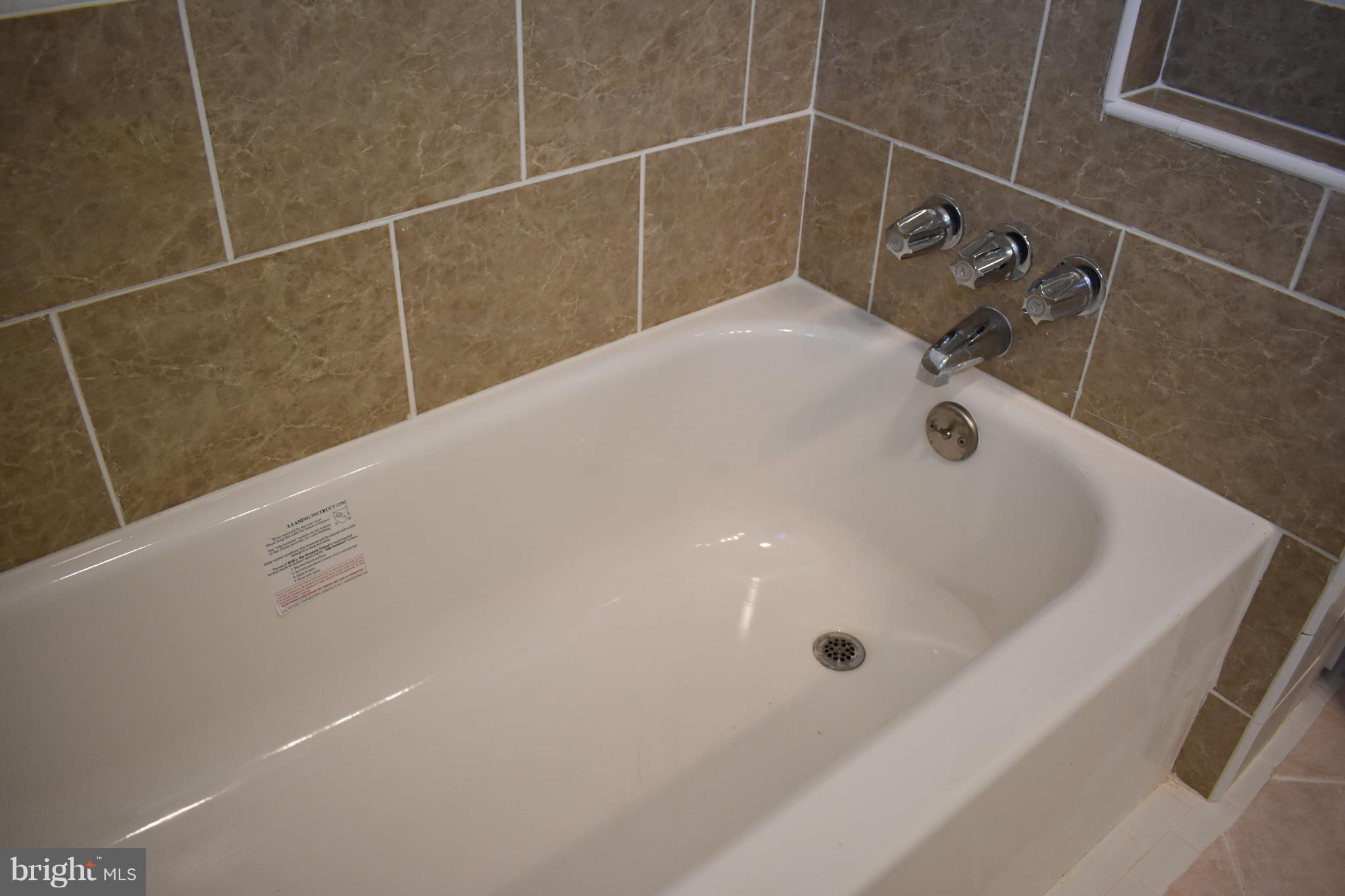 3729 Raspe Avenue Baltimore, MD 21206 - Photo 11 of 25 Bath