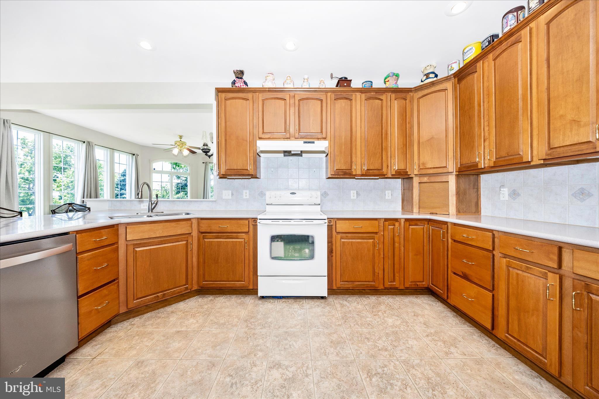 4739 Elmer Derr Road Frederick, MD 21703 - Photo 11 of 97 Kitchen