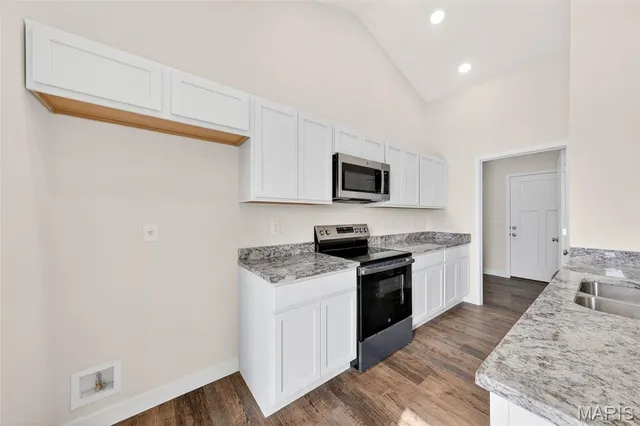 $274,900 | 276 Railroad Street, Moscow Mills, MO 63362