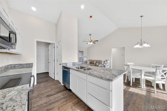 $274,900 | 276 Railroad Street, Moscow Mills, MO 63362