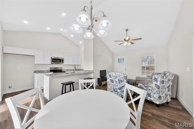 $274,900 | 276 Railroad Street, Moscow Mills, MO 63362