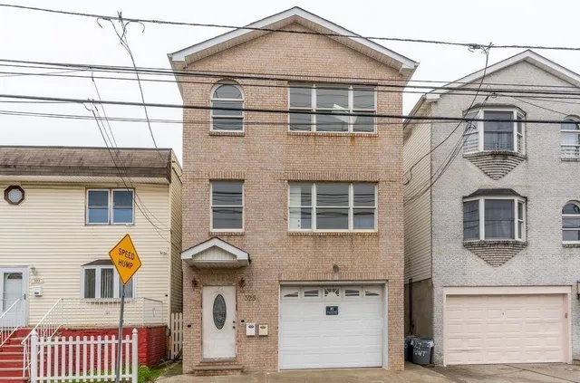 $2,600 | 325 Claremont Avenue, Unit 1, Jersey City, NJ 07305