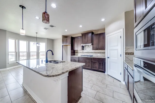 $2,600 | 15302 Comanche Mist, San Antonio, TX 78233