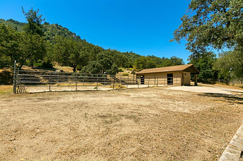 14445 Woods Valley Road Valley Center, CA 92082 - Photo 23 of 24 corral