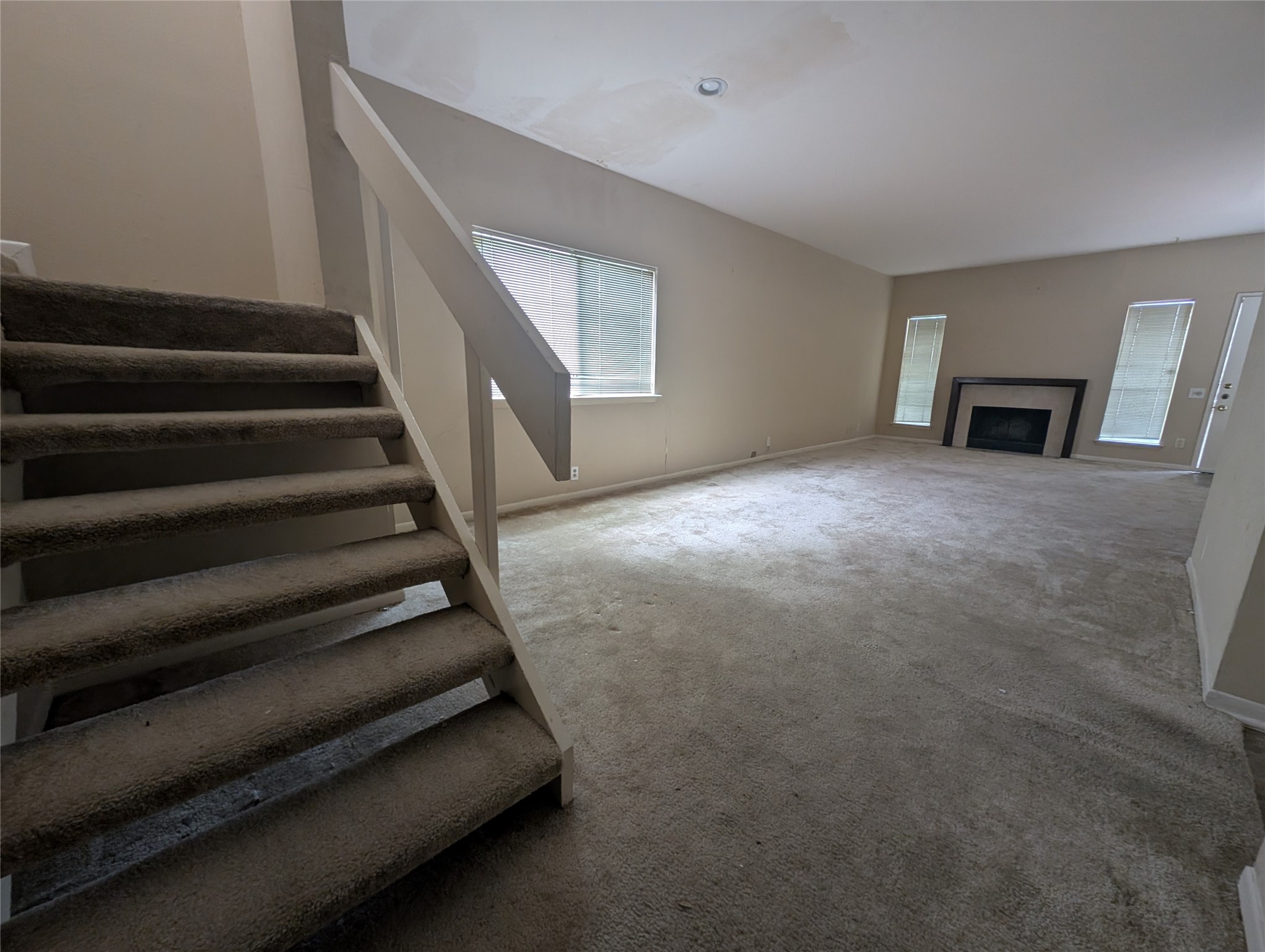 1653 Prairie Mark Lane Houston, TX 77077 - Photo 5 of 24