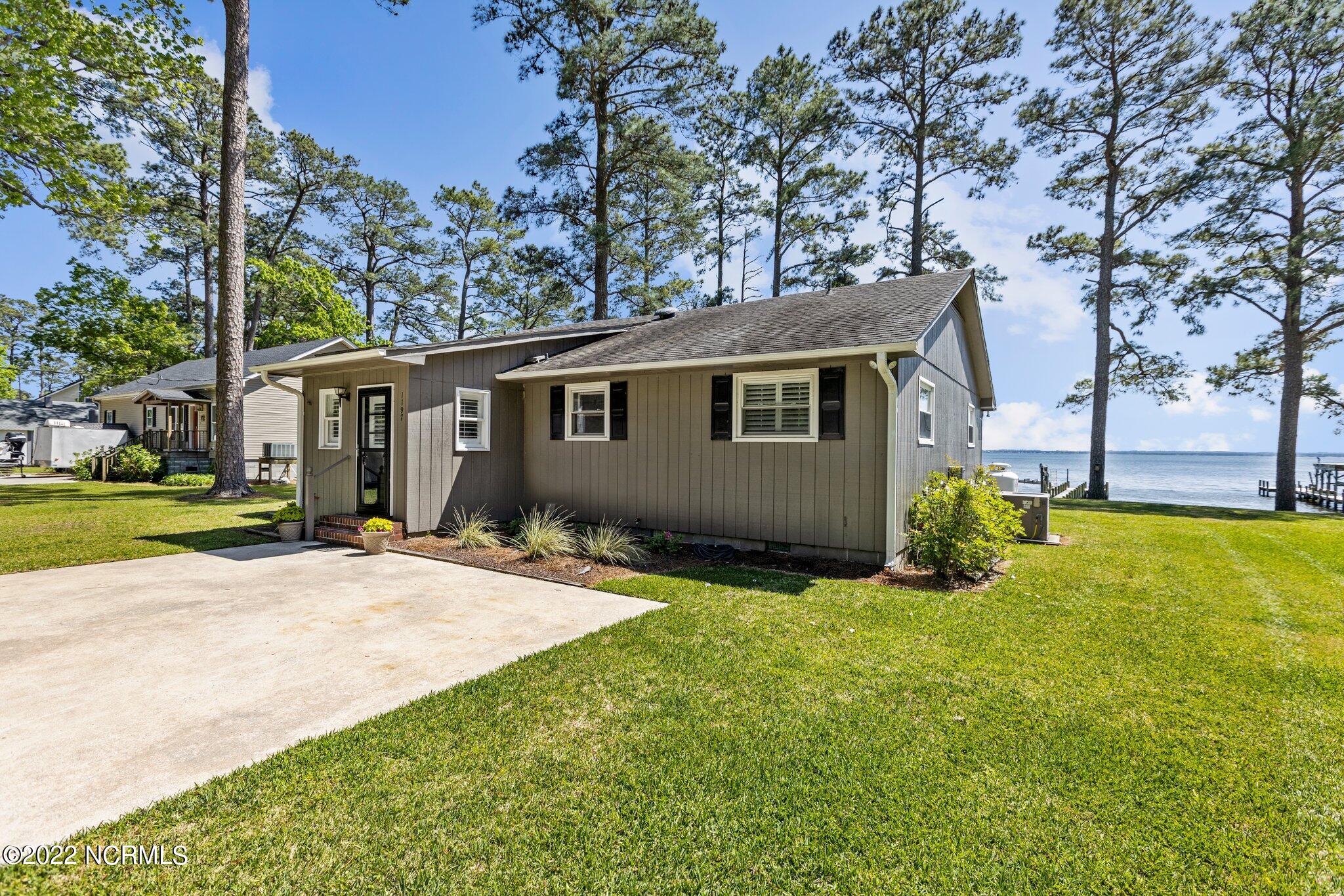 1197 Pinecrest Road Bath, NC 27808 - Photo 8 of 40 Nice yard.