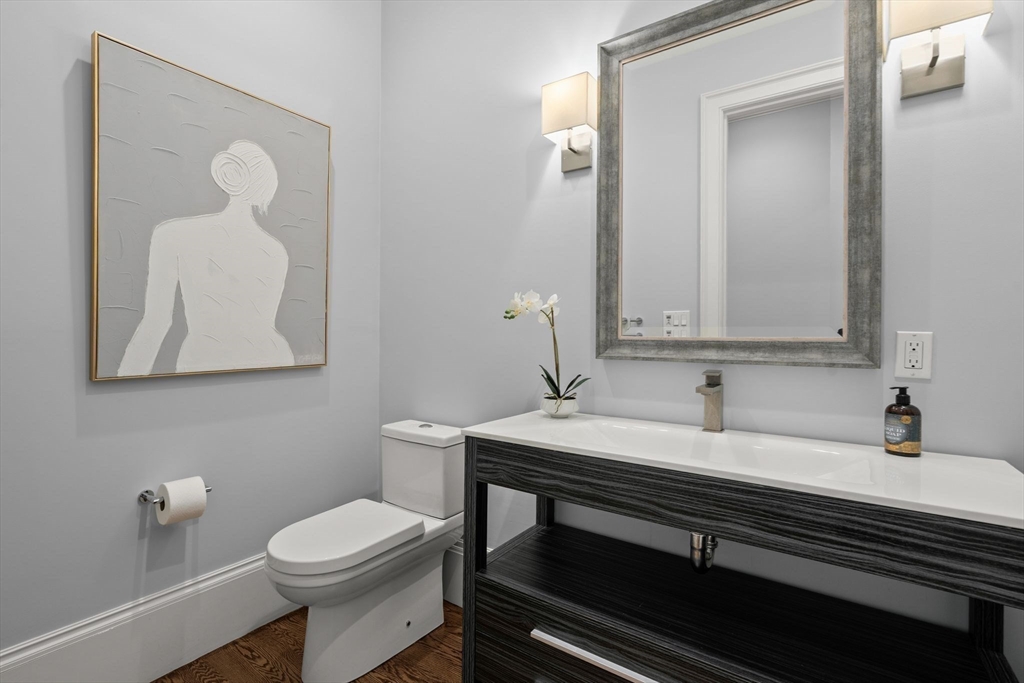8 Beresford Road Brookline, MA 02467 - Photo 15 of 38