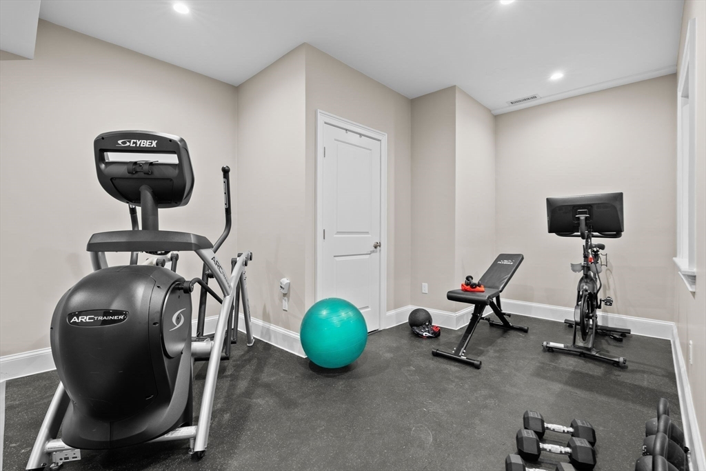 8 Beresford Road Brookline, MA 02467 - Photo 30 of 38