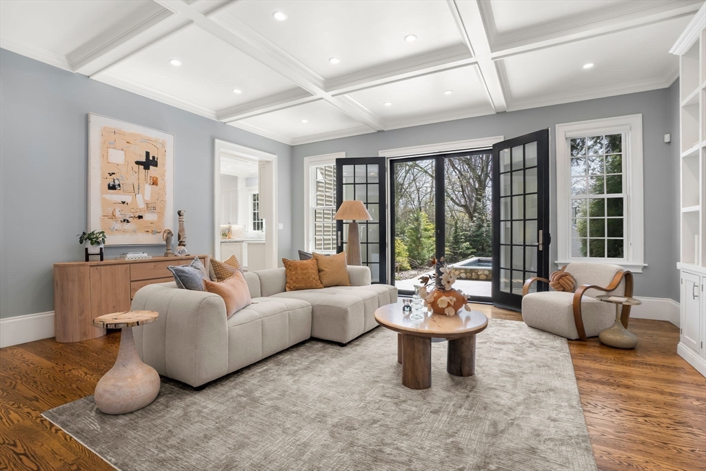 8 Beresford Road Brookline, MA 02467 - Photo 4 of 38