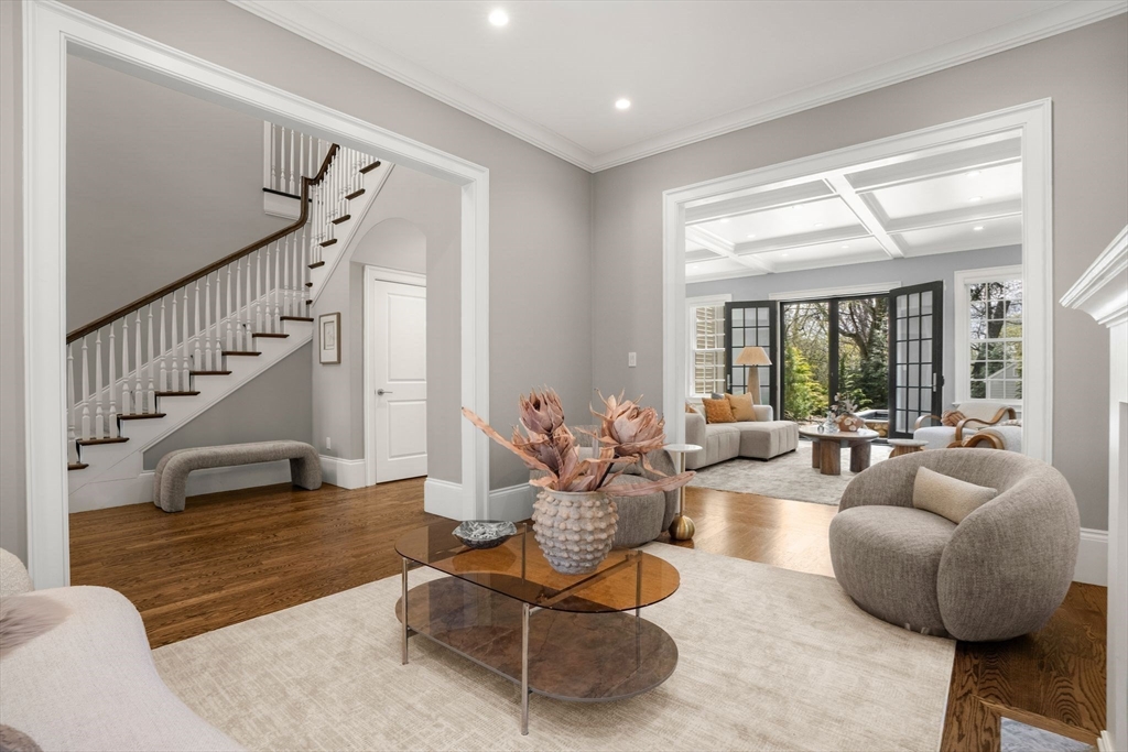 8 Beresford Road Brookline, MA 02467 - Photo 7 of 38