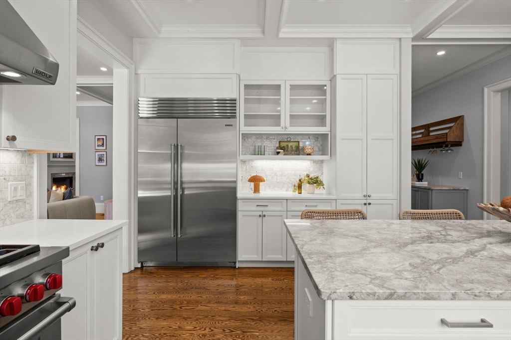 8 Beresford Road Brookline, MA 02467 - Photo 9 of 38