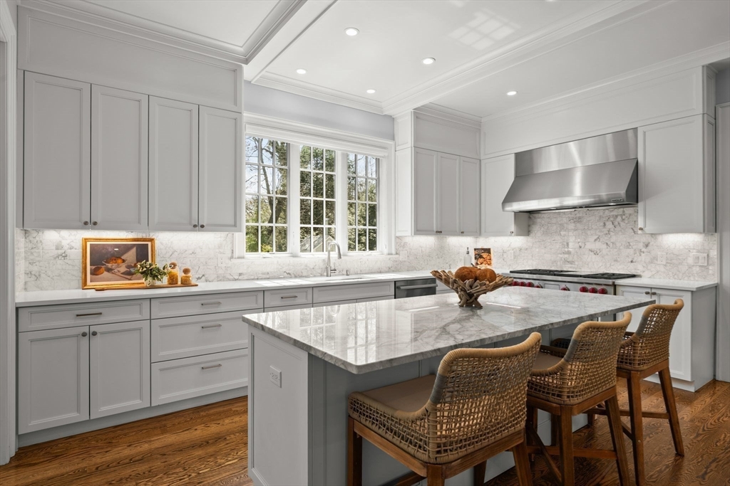 8 Beresford Road Brookline, MA 02467 - Photo 10 of 38