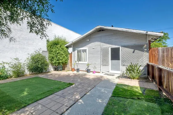 $950,000 | 412-14 West 9th Avenue, Escondido, CA 92025