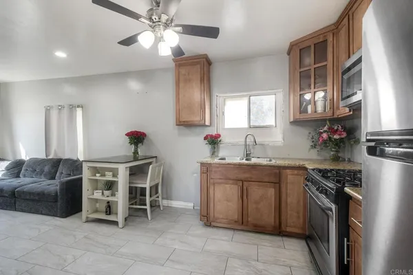 $950,000 | 412-14 West 9th Avenue, Escondido, CA 92025