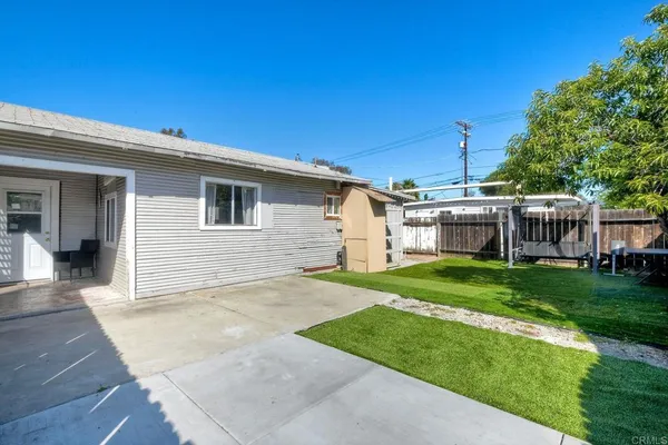 $950,000 | 412-14 West 9th Avenue, Escondido, CA 92025